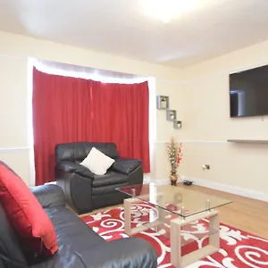  Hébergement de vacances Four Bedroom Townhouse 12 Minutes Walk To Excel Exhibition Centre Royaume-Uni